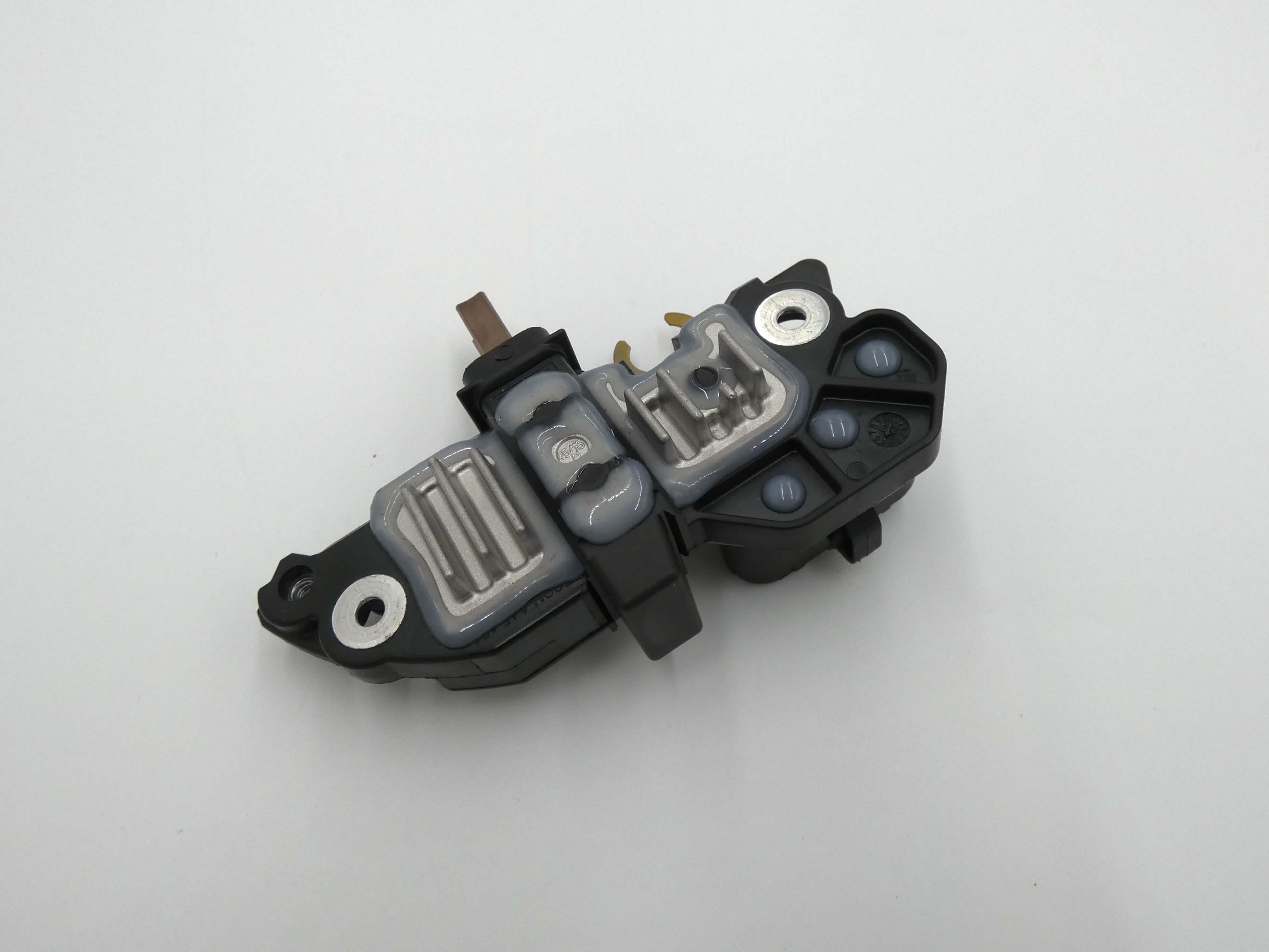 REGULATOR ALTERNATORA 24429502