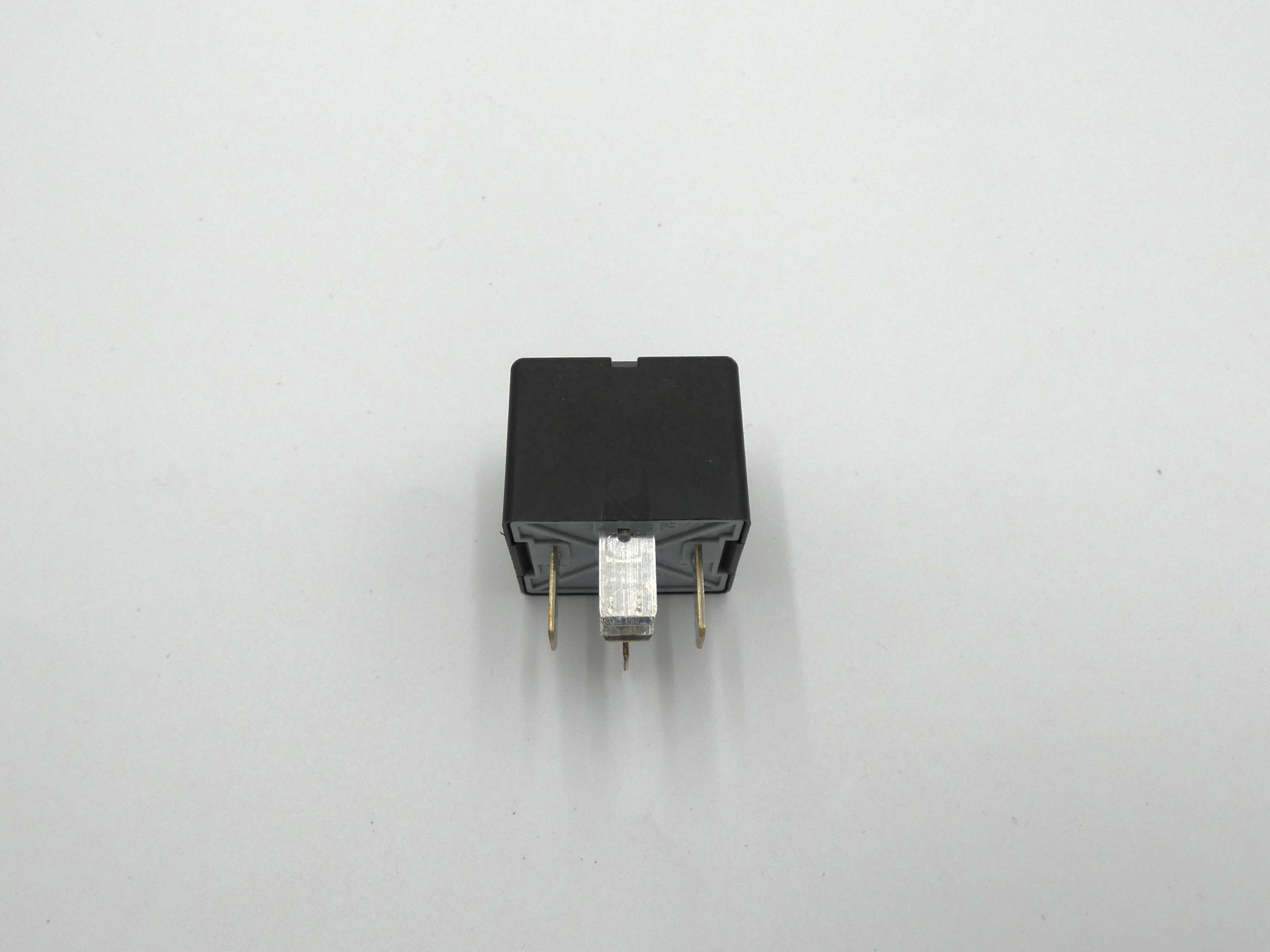 PRZEKAŹNIK 24V 20A