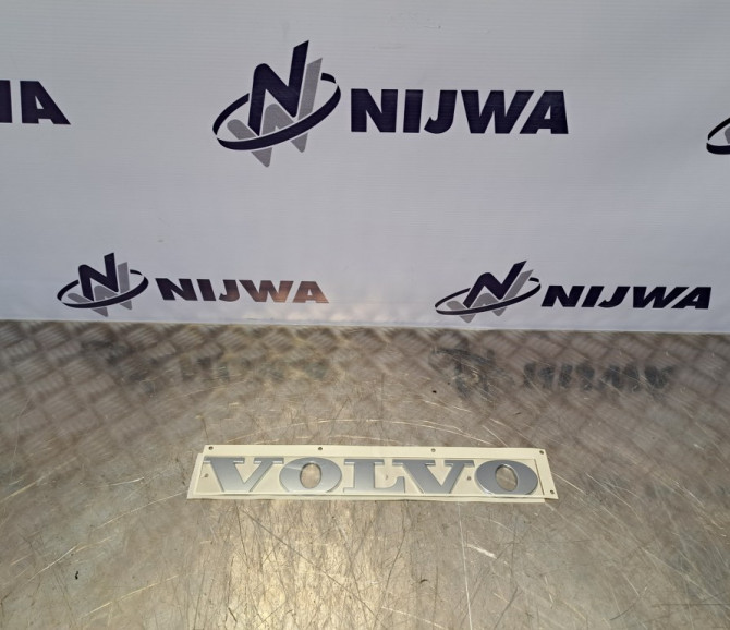 EMBLEMAT 'VOLVO' (Nowy) - część używana