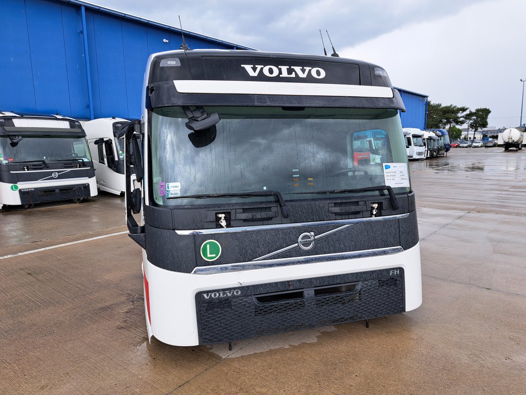 KABINA VOLVO FH4 GLOB 2014 bia - część używana