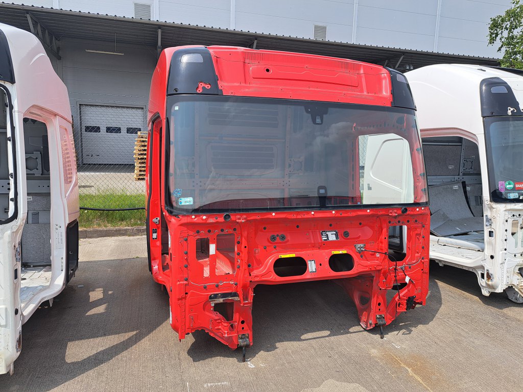SZKIELET KABINY FH4 GLOB - część używana
