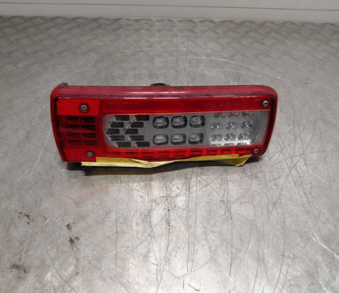 LAMPA TYLNA LED RH - część używana
