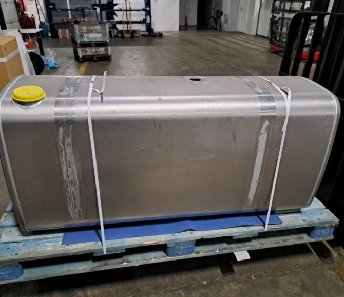 ZBIORNIK PALIWA 610L 153 cm FUEL TANK VOLVO 20503510 1530 - część używana