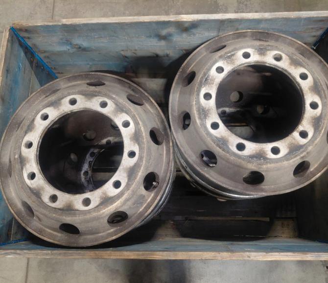 FELGA Alu  8,25x22,5 24cm - część używana