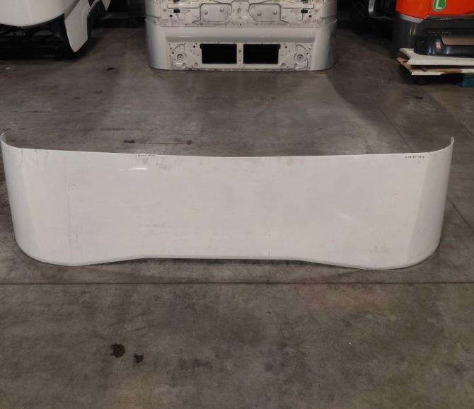 ATRAPA GÓRNA RENAULT GAMA T - część używana