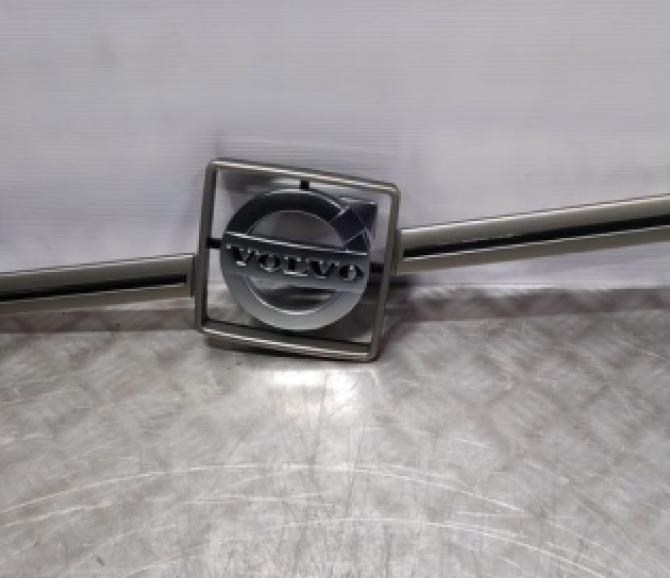 ZNAK VOLVO new - część używana